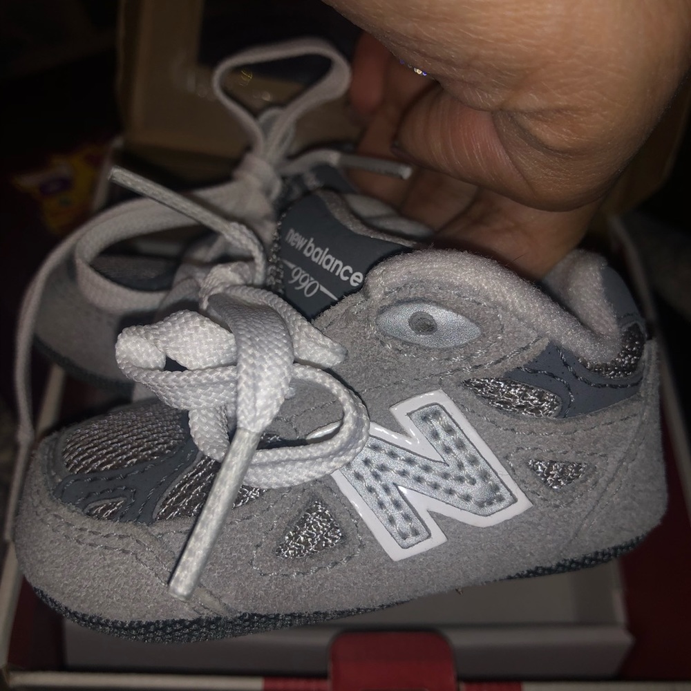 NWOT new balance sneakers - Picture 3 of 5